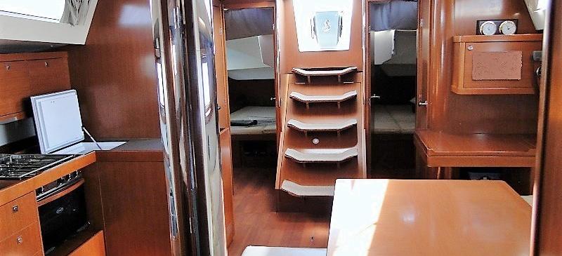 barca a vela Oceanis 48