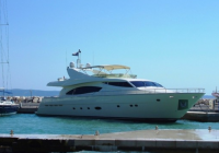 barca a motore Ferretti 880 SALAMIS Grecia