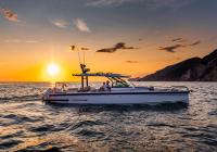 barca a motore Axopar 37 Sun Top SANTORINI Grecia