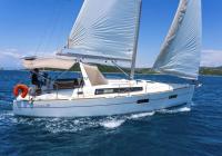 barca a vela Oceanis 38 Catalonia Spagna