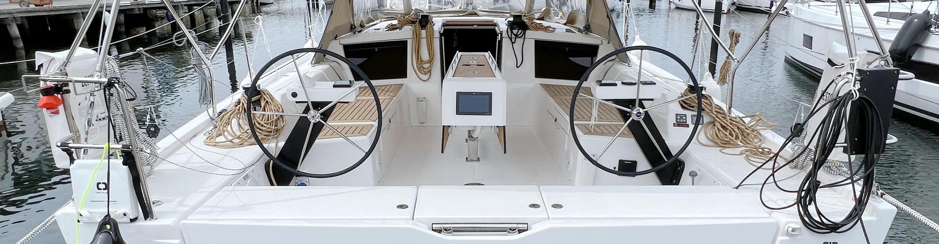 2022. Dufour 430