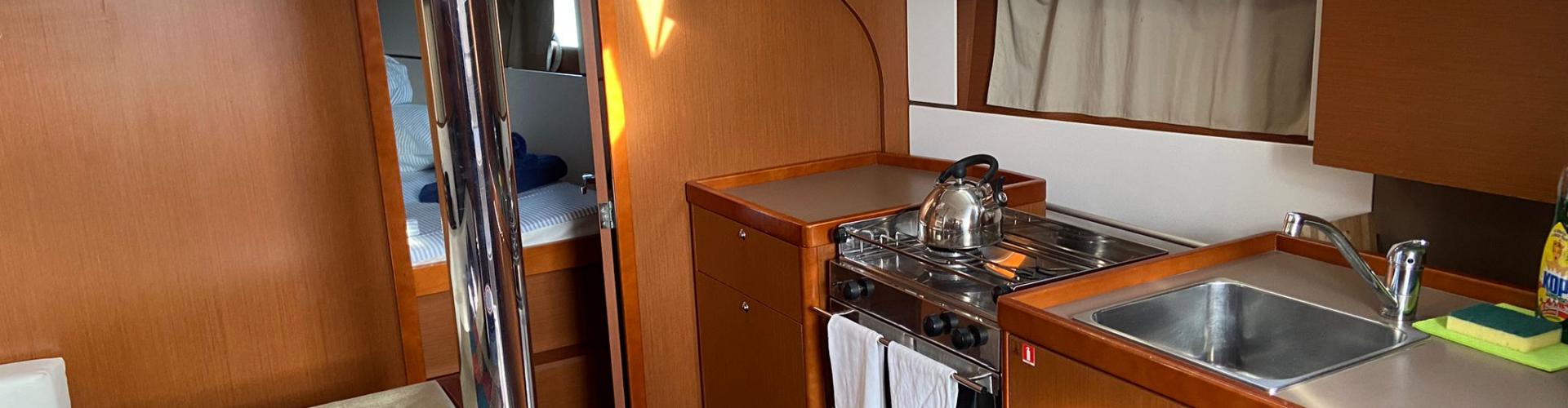 barca a vela Oceanis 38