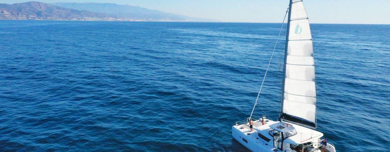 catamarano Lagoon 42