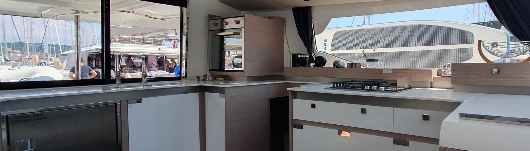 catamarano Fountaine Pajot Elba 45