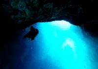 Belezza irreale di Grotta Azzurra sull'isola Biševo